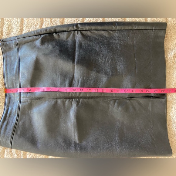 ARITZIA Babaton vegan leather pencil skirt size 8 - Picture 7 of 8